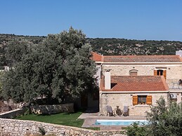 Laga 1577 Traditional Stonehouse