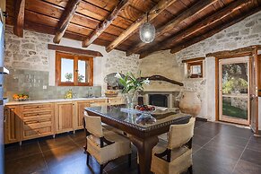 Laga 1577 Traditional Stonehouse