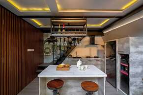 Intragama Villa