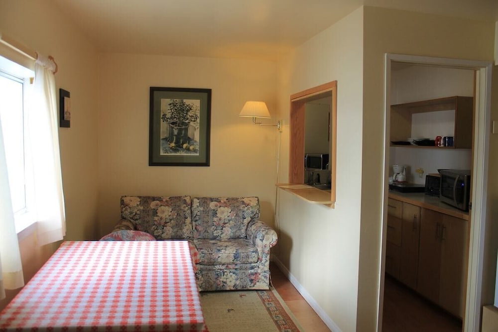 The Orca Inn