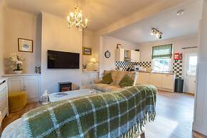 Host Stay Sea View Cottage