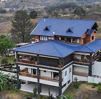 Luxury Mountain Villa w Pool & Fire Pits