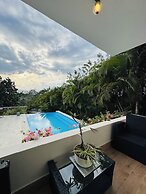 Luxury Mountain Villa w Pool & Fire Pits