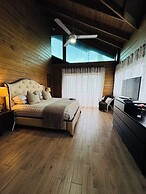 Luxury Mountain Villa w Pool & Fire Pits