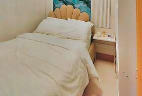 1BR Near MOA Balcony & Wi-Fi