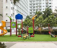 1BR Near MOA Balcony & Wi-Fi