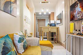 1BR Near MOA Balcony & Wi-Fi
