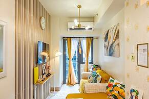 1BR Near MOA Balcony & Wi-Fi