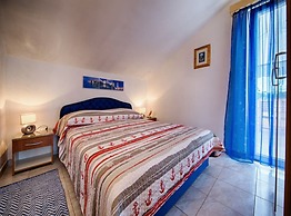 Golden Coast Apartments
