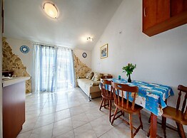 Golden Coast Apartments