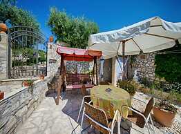 Golden Coast Apartments