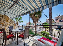 Golden Coast Apartments