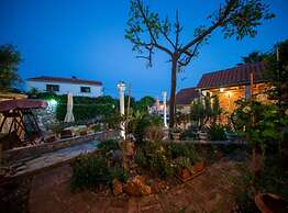 Golden Coast Apartments