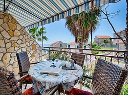 Golden Coast Apartments