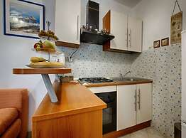 Golden Coast Apartments
