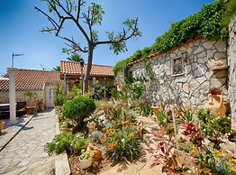 Golden Coast Apartments