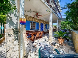 Golden Coast Apartments