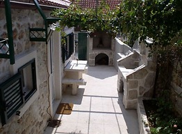 Menego Lodge Bol