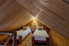 ELIVAAS Silvana 3 BHK Cottage