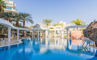 MAMAD - Bright Eilat escape with balcony n pool
