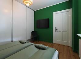 Greenbrook Homes - FAMILY APT.