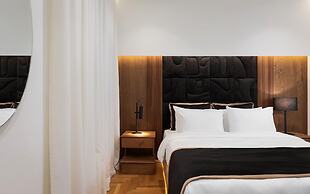 Voukourestiou Signature Suite