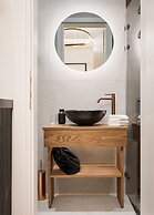 Voukourestiou Signature Suite