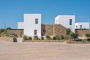 Omvrodektis Village