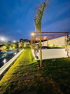 Greek House By Housiify