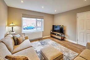 Host Stay Crescent House