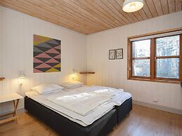 3 Rooms, 1st Row, 2+4 People, 82m2