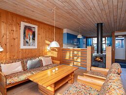3 Rooms, 1st Row, 2+4 People, 82m2