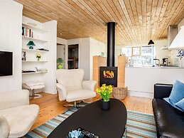 3 Rooms, 1st Row, 2+4 People, 82m2