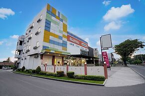 Hotel O near Terminal Batoh formerly