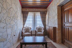Tyana Cave House