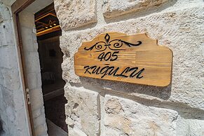 Tyana Cave House