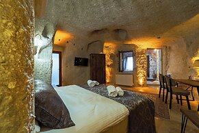 Tyana Cave House