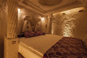 Tyana Cave House