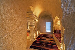Tyana Cave House
