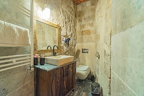 Tyana Cave House