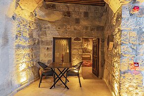 Tyana Cave House