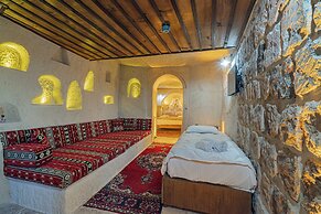 Tyana Cave House