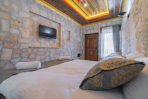 Tyana Cave House