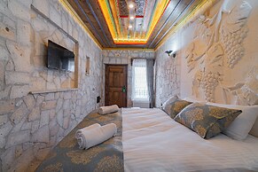 Tyana Cave House