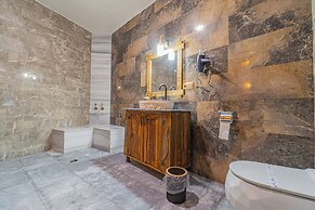 Tyana Cave House
