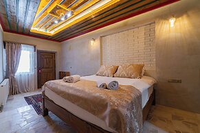 Tyana Cave House