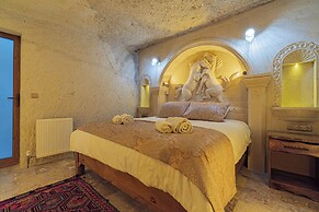 Tyana Cave House