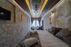 Tyana Cave House