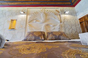 Tyana Cave House