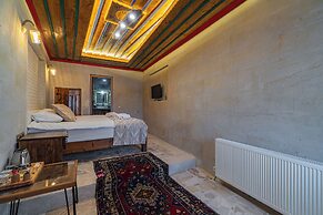 Tyana Cave House